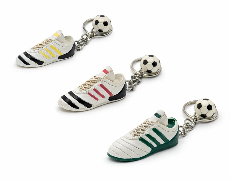 Portachiavi Scarpa da Calcio con Pallone Scarpetta Adidas Bomboniere Comunione, fotografia 7 di 9