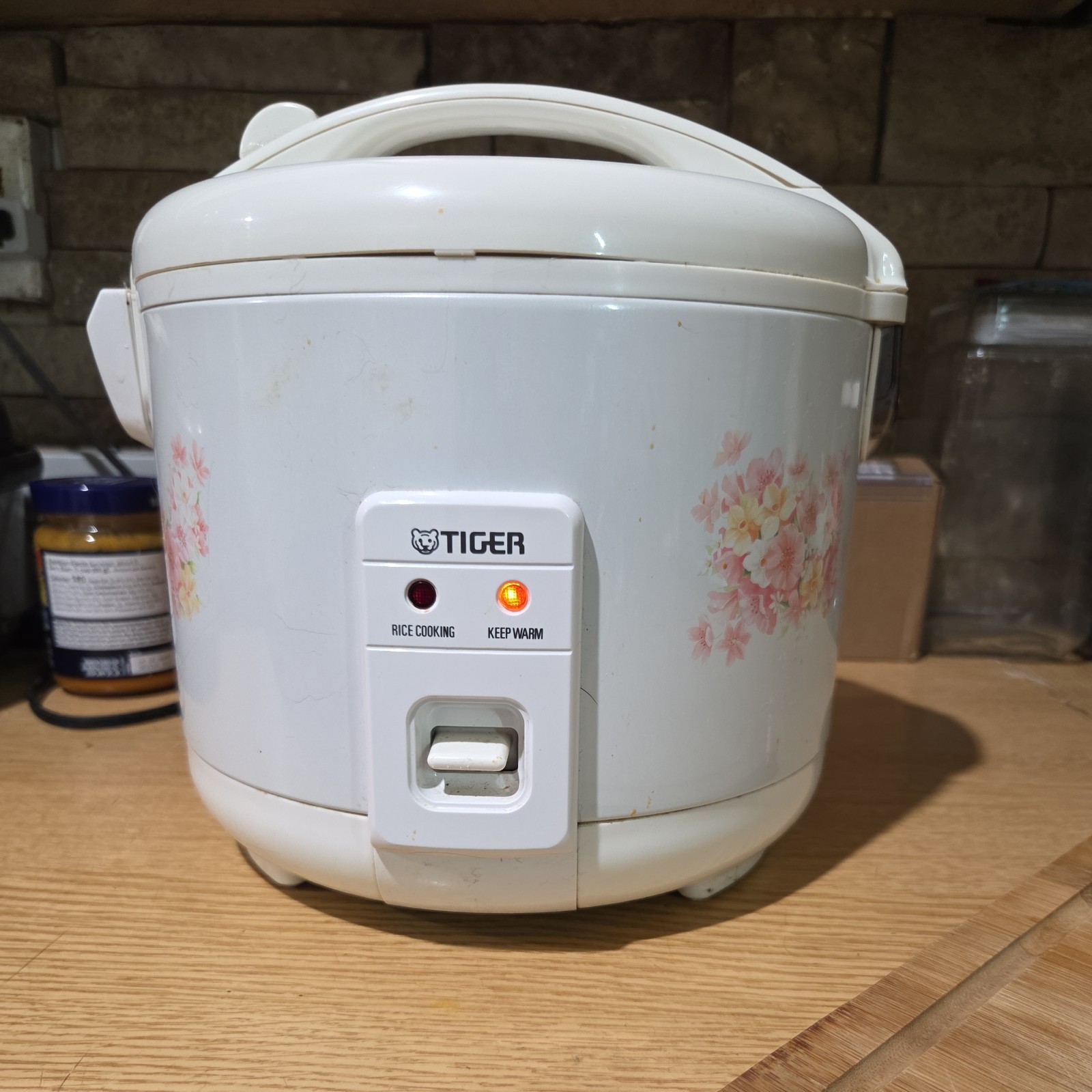 And Warmer Floral Pattern White Works Used