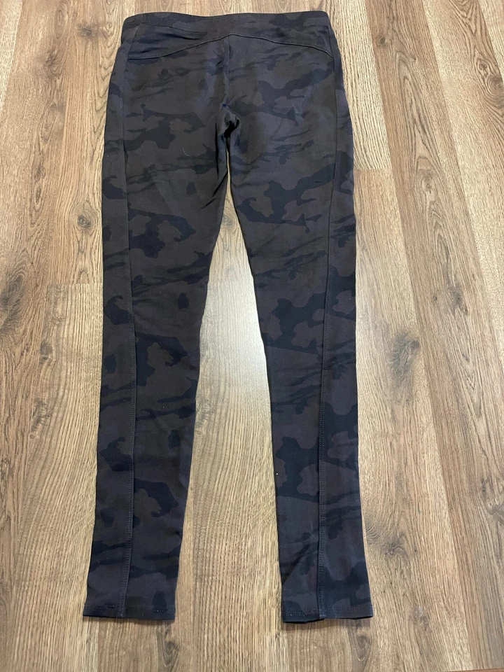 Pantalones de mezclilla Mudd, para mujer talla pequeña, negros, camuflaje, ajustados, lavado oscuro Foto 2 de 4