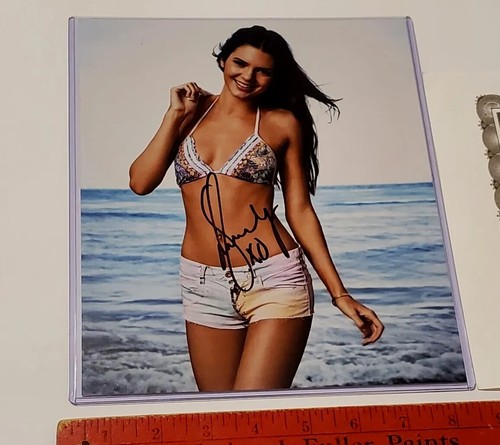 2017 KENDALL JENNER MODEL / REALITY TV ๐บ STAR SIGNED AUTOGRAPHED PHOTO ๐ธ + COA - Picture 2 of 7