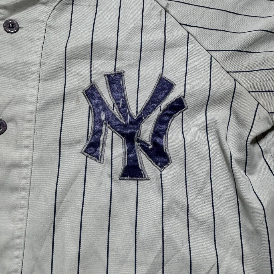 Camiseta de béisbol blanca a rayas prendedor de iniciación vintage de los New York Yankees talla grande Foto 4 de 4