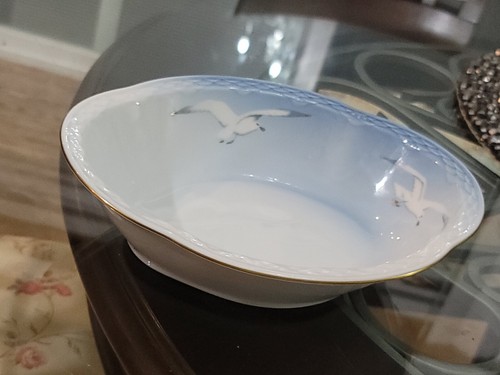 Bing & Grondahl Copenhagen Seagull Gold Rim Bowl 572 8.5" 1st Q - Picture 2 of 11