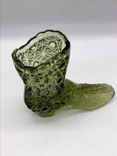 Vintage Fenton Green Glass Daisy & Button Pattern Boot Shoe 4 1/4” Christmas