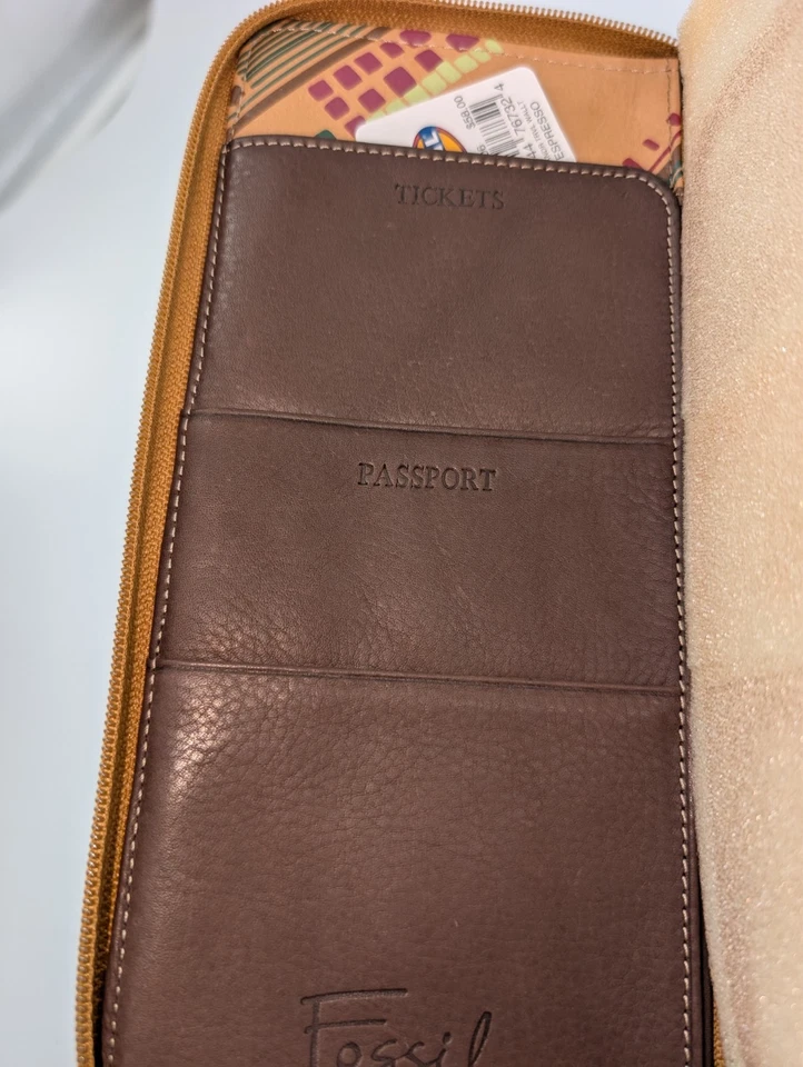 Cartera sin asas Fossil Passport ID de viaje marrón cuero completo cremallera Foto 3 de 4