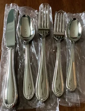 KNIGHTSBRIDGE Wedgwood 18/10 Stainless 5 Piece Place Setting Unused Flatware