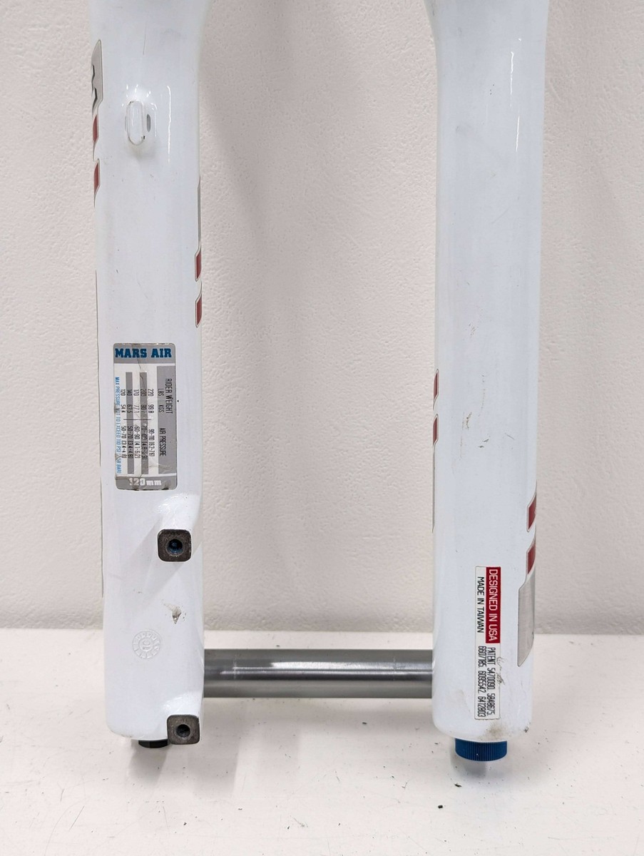 Manitou Minute pro 15mm through 120mm 26 inch front fork Manitou Minute pro 15mm through 120mm 26 inch front fork