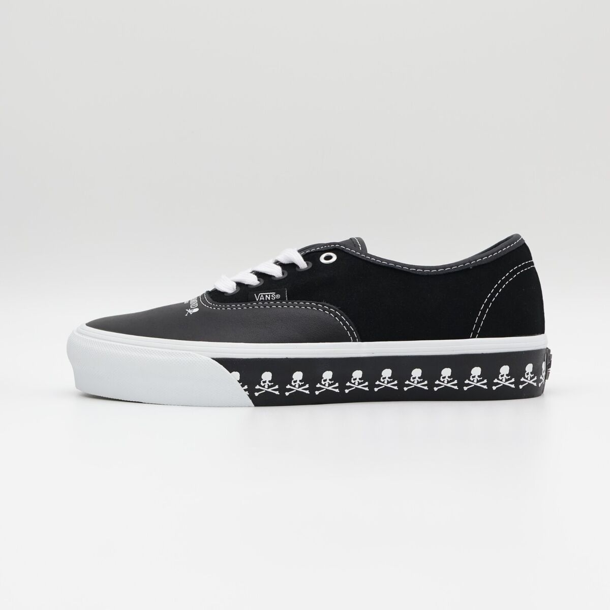 VN0A4CS4BLK1 MASTERMIND WORLD × Vault by Vans Authentic VLT VN0A4CS4BLK1 MASTERMIND WORLD × Vault by Vans Authentic VLT