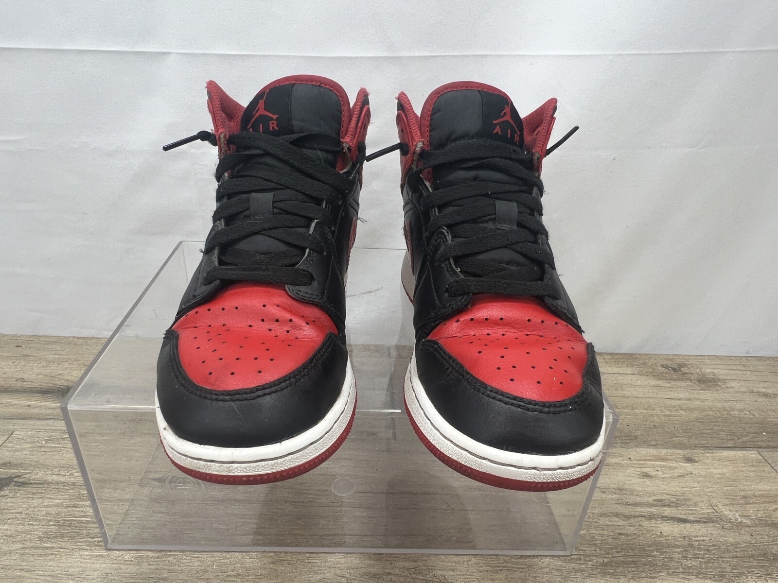 Nike Air Jordan 1 Mid Bred Youth Size 7Y Womens Sz 8.5 Black Red Sneaker Shoes thumbnail 5