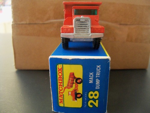 MATCHBOX LESNEY VINTAGE ORANGE MACK DUMP TRUCK IN ORIGINAL BOX CLEAN!!!! - Picture 2 of 7