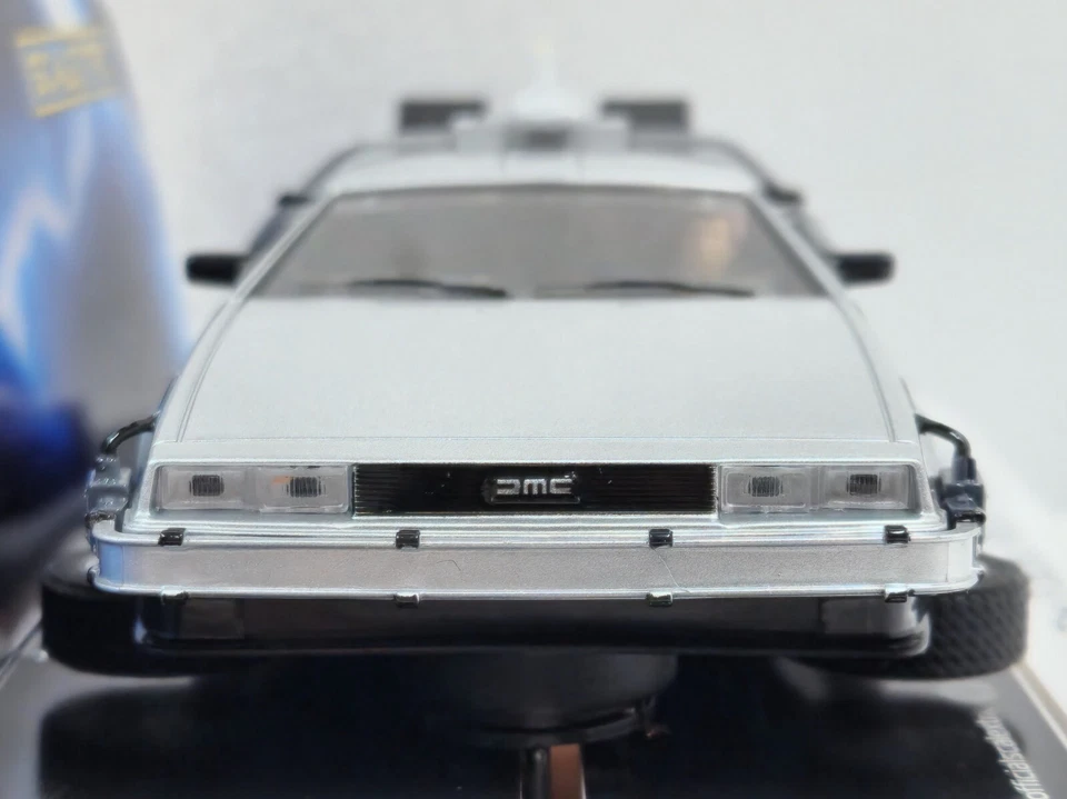 Scalextric C4541 Regreso al Futuro 2 - Máquina del Tiempo Voladora 1/32 Coche Ranura *DPR* Foto 4 de 4