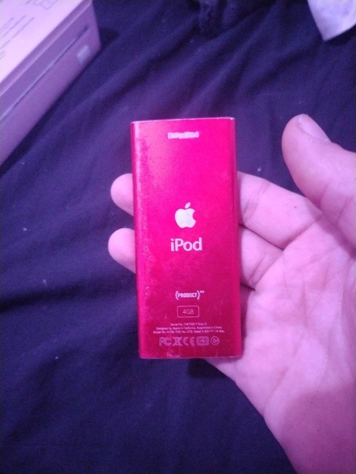 Apple iPod Nano 2nd Generation Red 8GB Model A1199 - Image 4 of 4