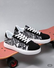 Men's Canvas Shoes Graffiti Hip Hop Low Top Casual Trainers Loafers Skate Shoes