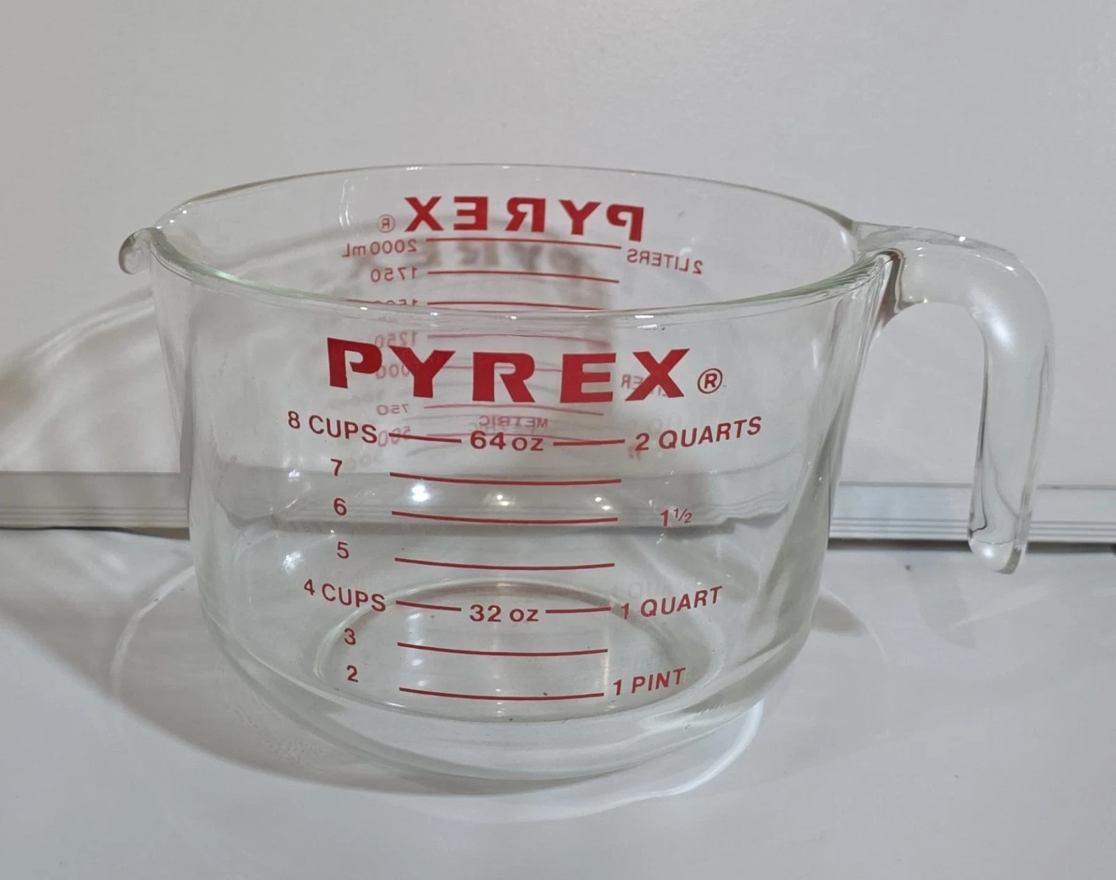 PYREX MEASURING /MIXING CUP 8 CUP 564
