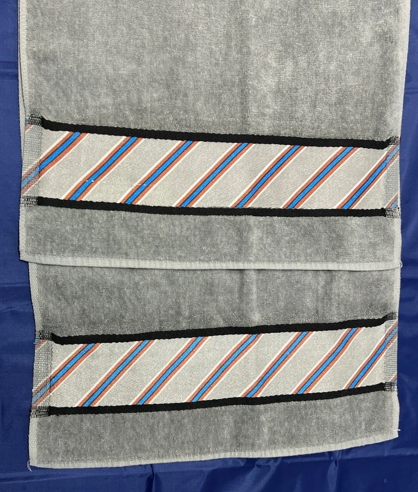 Juego de toallas de mano vintage años 80 con detalle de estampado de rayas diagonales 2 piezas gris azul 16 X 26 Foto 2 de 4
