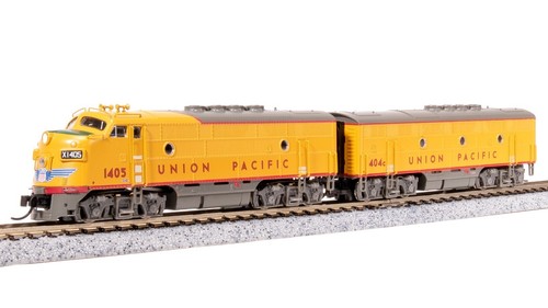 Broadway Limited 7727 N Scale UP EMD F3 AB Yellow Gray Unit-A Diesel #1405/1404C - Picture 8 of 16
