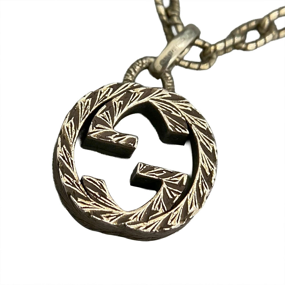 GUCCI Arabesque Interlocking Pendant Necklace - image 2