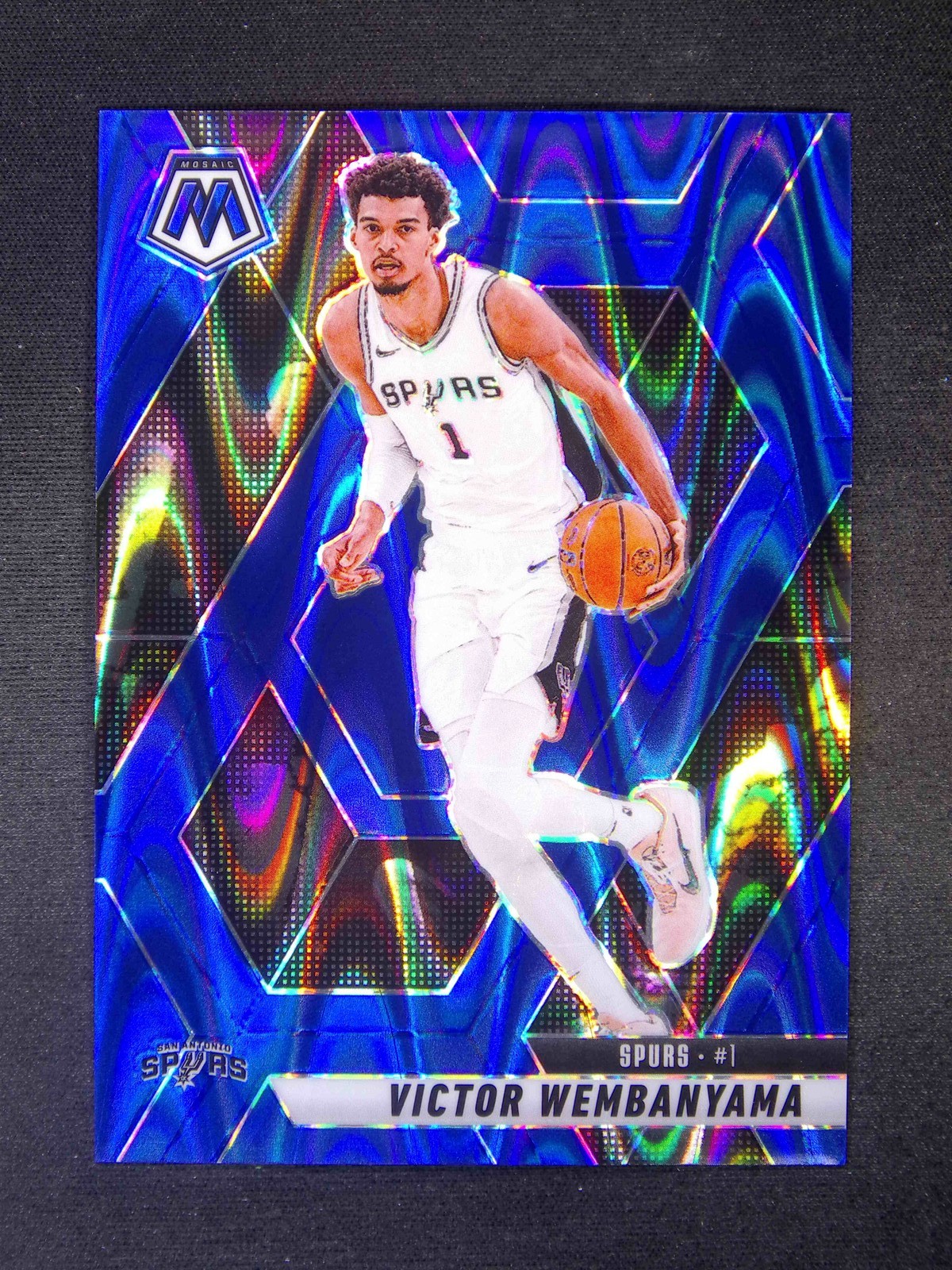 2024-25 Panini Mosaic Victor Wembanyama #31 Blue Seismic /149