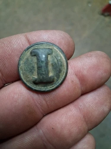 dug cast i button Civil war relic  dalton ga