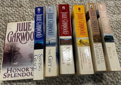 Julie Garwood Honor's Splendour, Saving Grace, The Gift Romance Paperback Adults