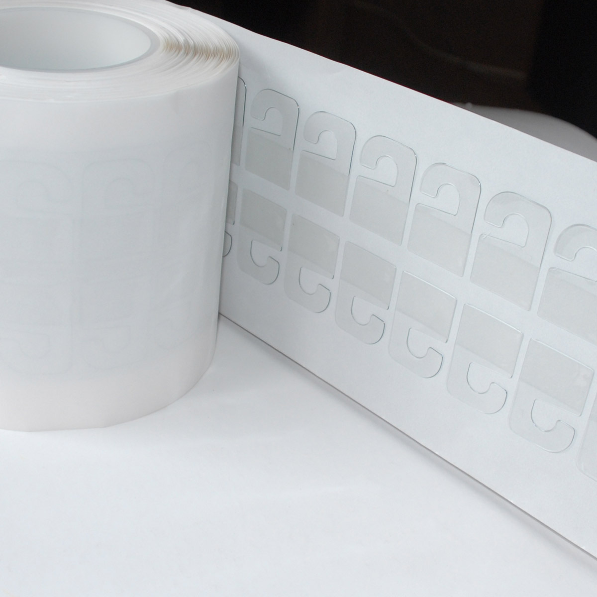 Hang Tabs Self Adhesive Clear Sticky Plastic Hanger 4x2,8 cm 5000 tabs