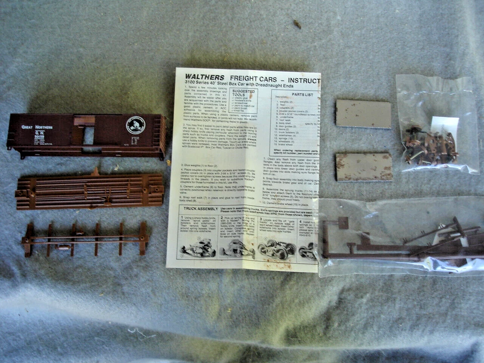 4 ea. Ho train box cars  Walthers  all 932 series  Unassembled Kits - Image 3 of 4