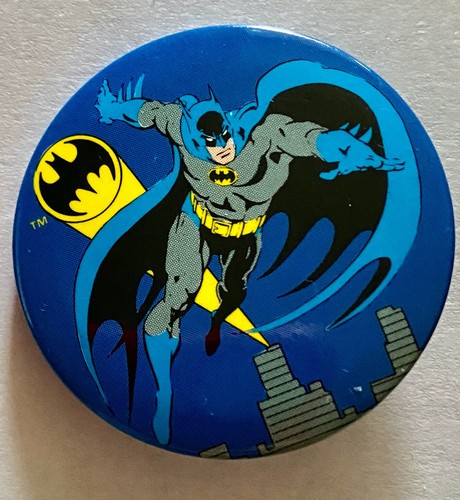 10 Vintage 1982 Batman Pinback Buttons 1.5 Inches Diameter - Picture 4 of 13