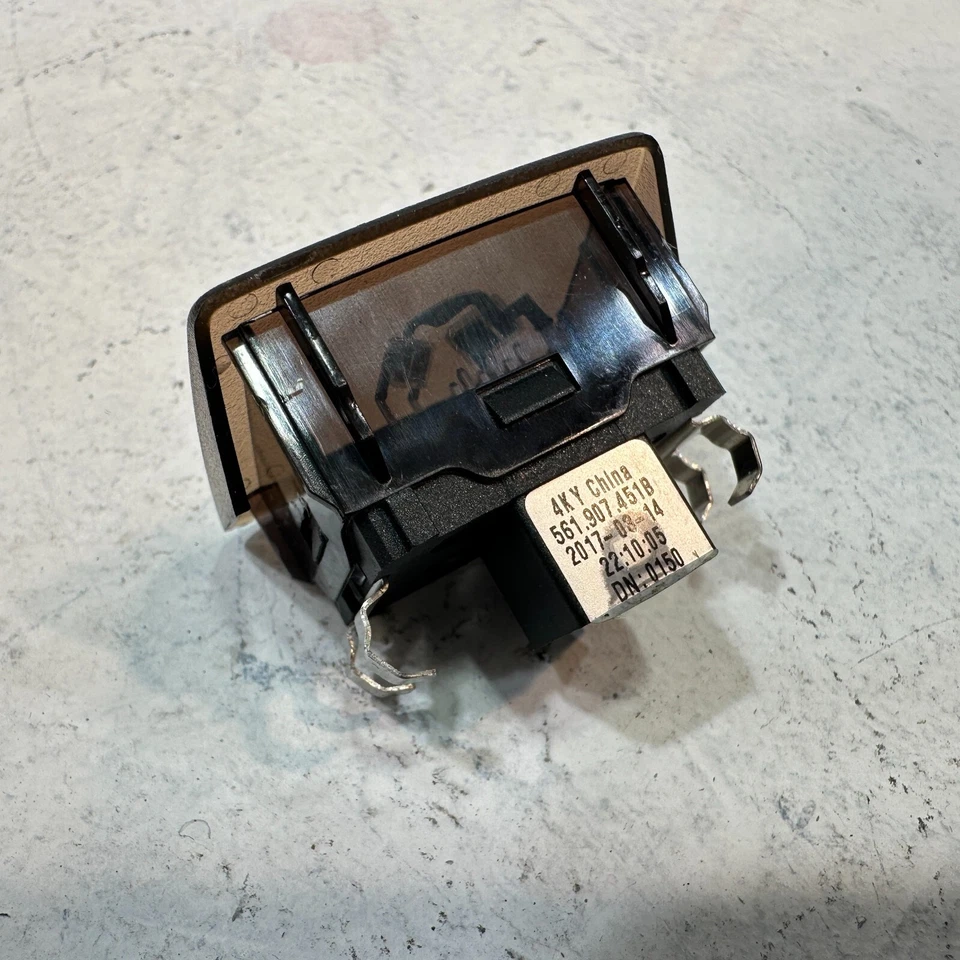 Panel de instrumentos VOLKSWAGEN PASSAT TABLERO LUZ SOLAR SENSOR 2012-2019 OEM Foto 2 de 4