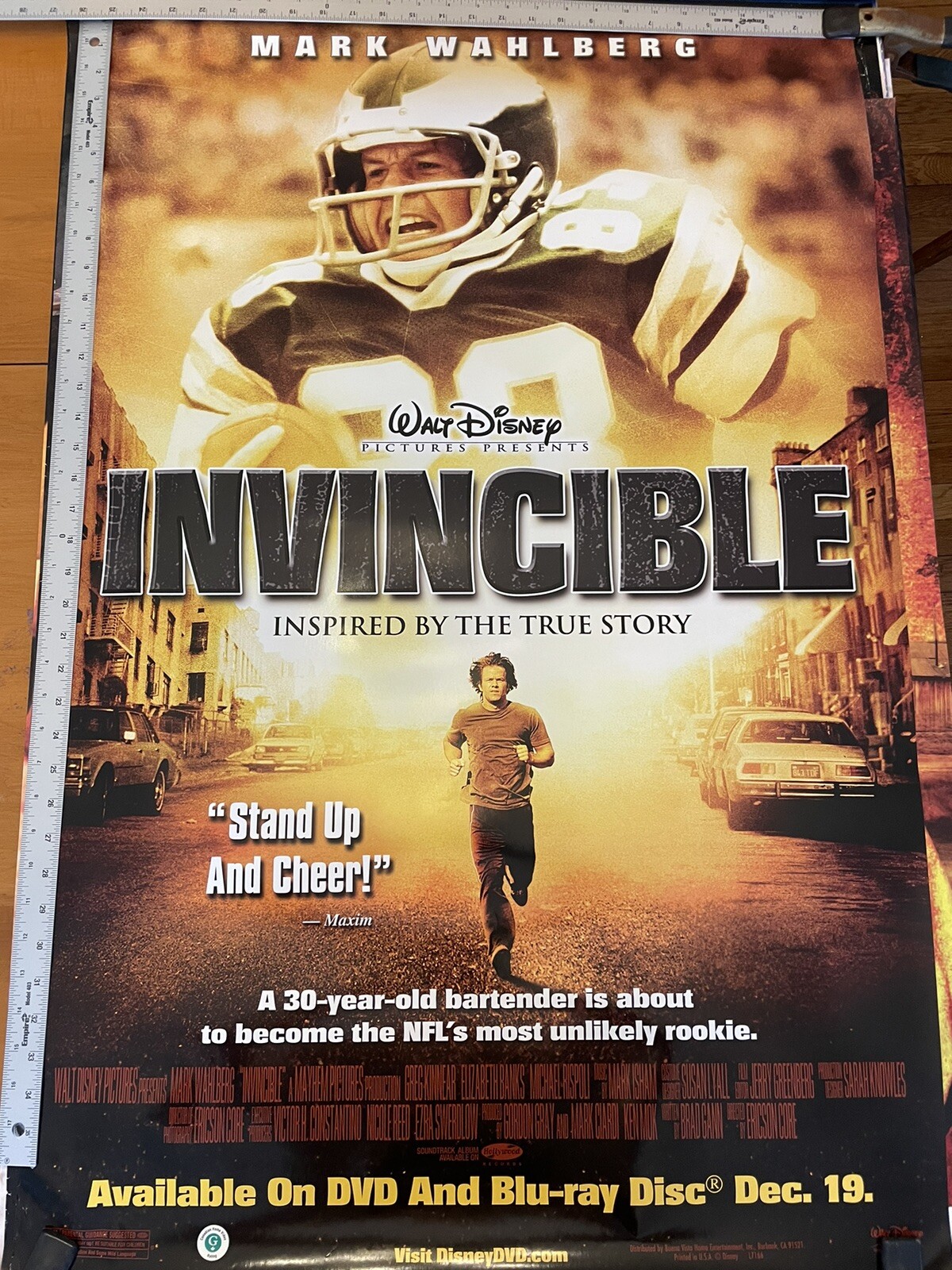 Invincible Description Poster INVINCIBLE movie poster MARK WAHLBERG Original One sheet 2006 ...