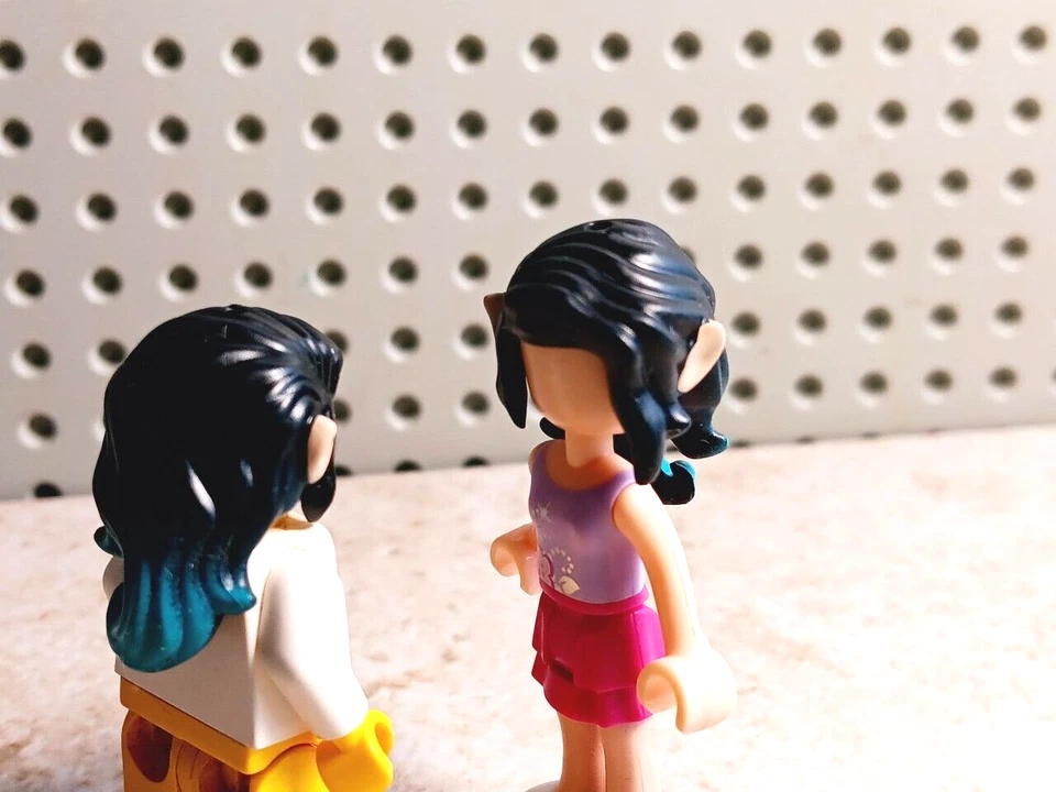 Nuevo LEGO Peluca Elfo Orejas Pelo AZUL NEGRO MAL Amigos Villano Dos Colores Tono Rizo Foto 2 de 2