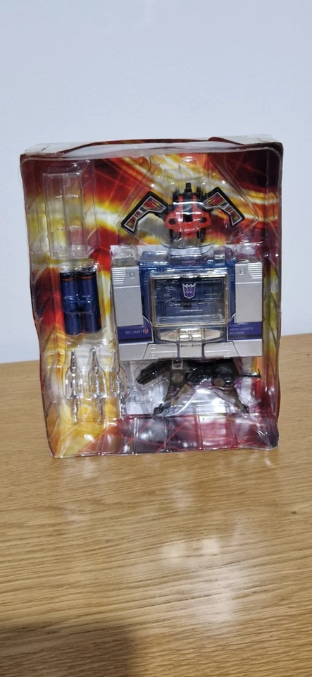 Transformers G1 Soundwave Commemorative Reissue 2006 Toys R Us exclusive Boxed - Image 3 of 4