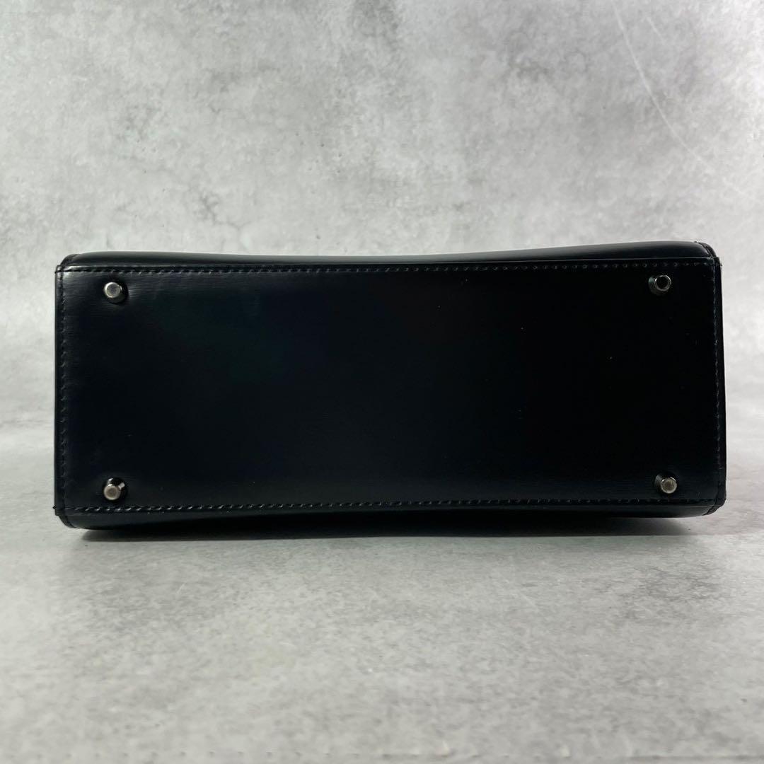 Givenchy 2-way formal handbag with 4G logo hardware and black leather thumbnail 4