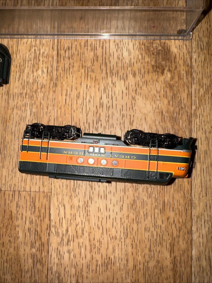 InterMountain N Scale FT A/B Unit Set - Great Northern "Empire Builder" #402 - Image 4 of 4