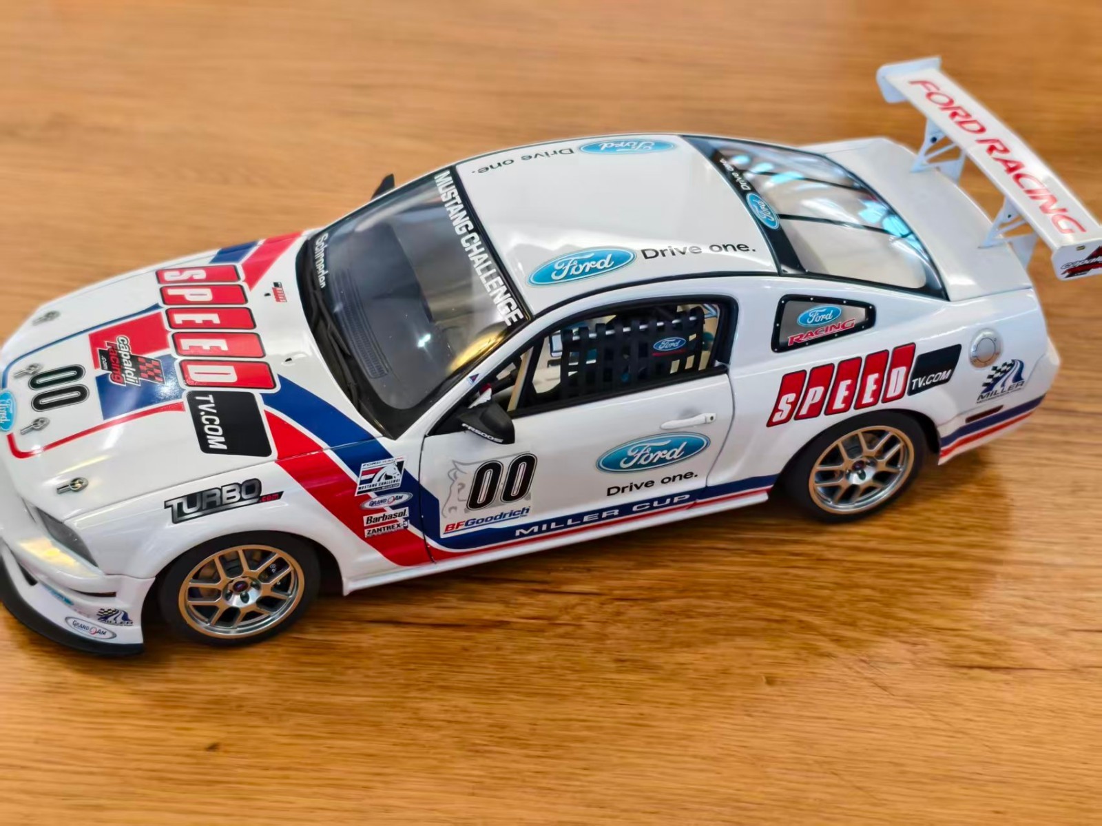 AUTOart Ford Mustang Challenge FR500S 00 80712