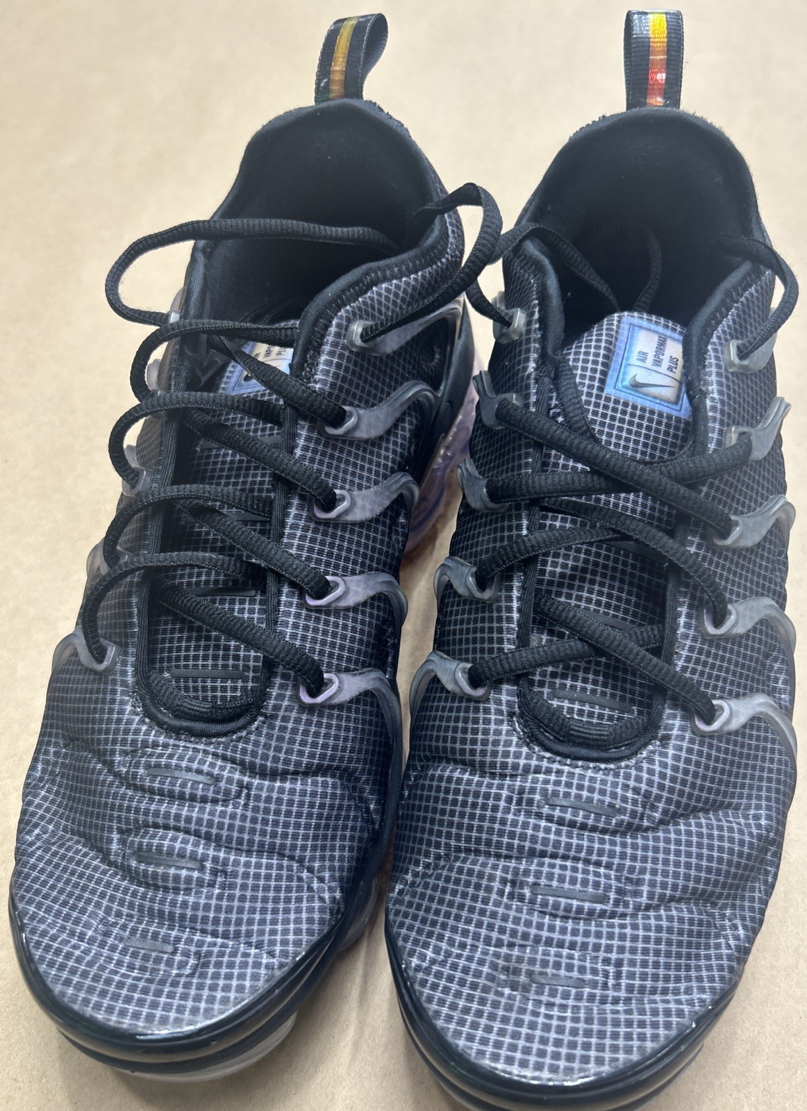 SAOLA Nike Air VaporMax Plus Nero Grigio e Viola Low Uomo Taglia 8.5 (108646714)