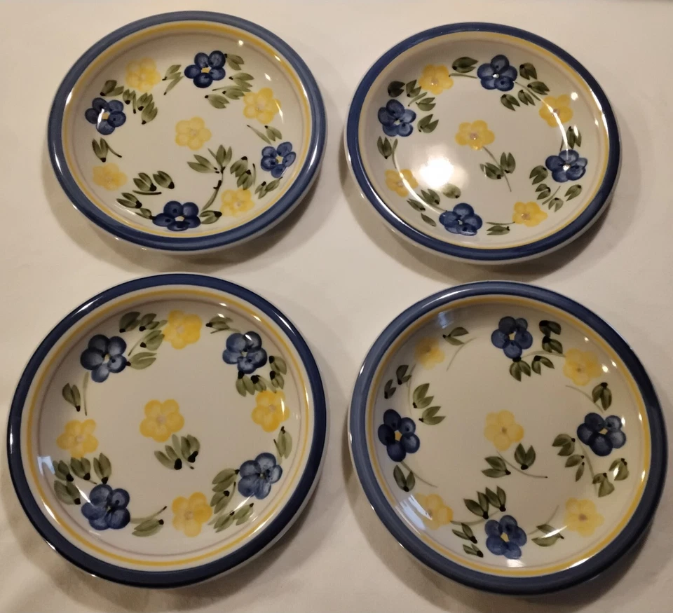 Juego de 4 Platos de Ensalada Gibson Ariana Descontinuados 7 1/4" Amarillo y Azul Floral Foto 2 de 4