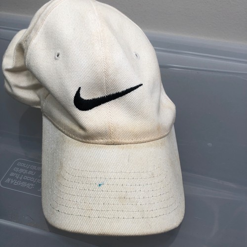 White Nike Snapback Hat. Golf 