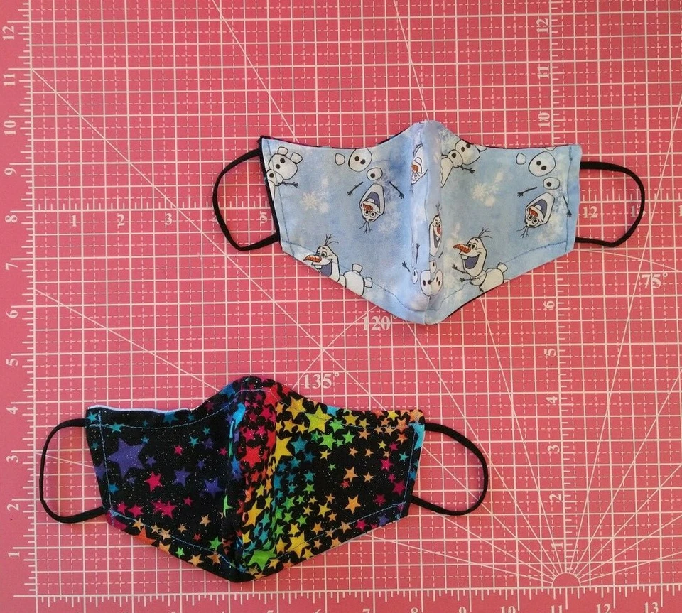 Olaf Rückseite hat farbige Sterne - Kindergesichtsmaske, Kind Alter 4-7 Handarbeit - Bild 4 von 4