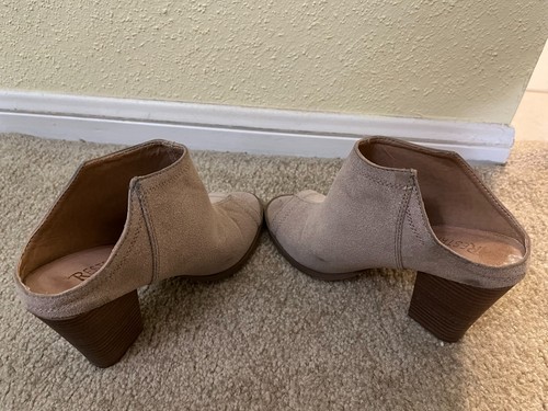 Restricted Tan Mules - Size 6 - Picture 5 of 6