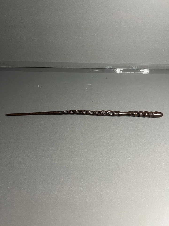 The Noble Collection - Cho Chang Character - 15in (39cm) Wizarding World Wand - Image 3 of 4