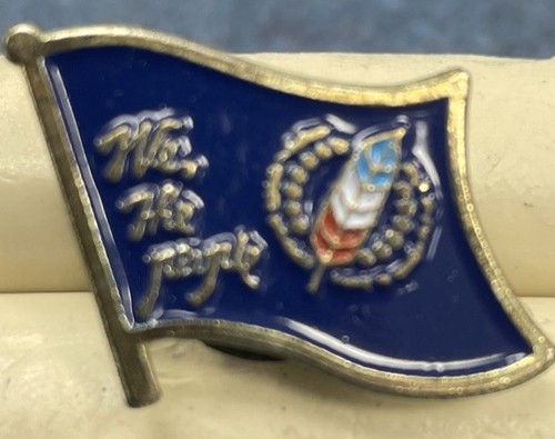 We The People Lapel Pin Patriotic Americana Red White Blue Quill Small Vintage - Picture 1 of 2
