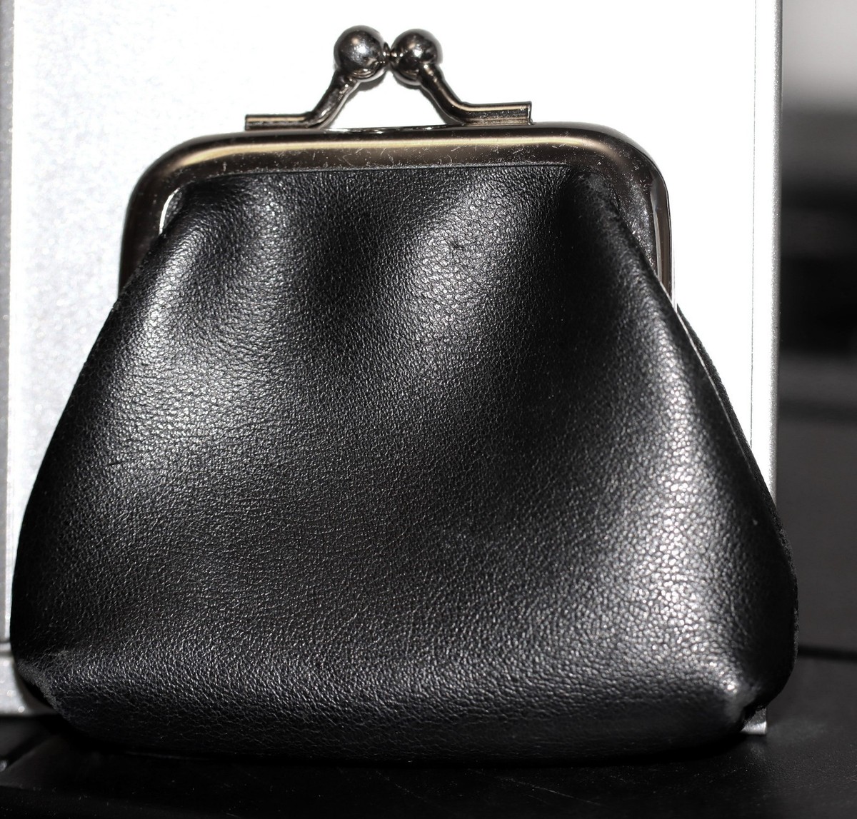 Vintage Small Black Kiss Lock Coin Purse Pouch Clasp ring for