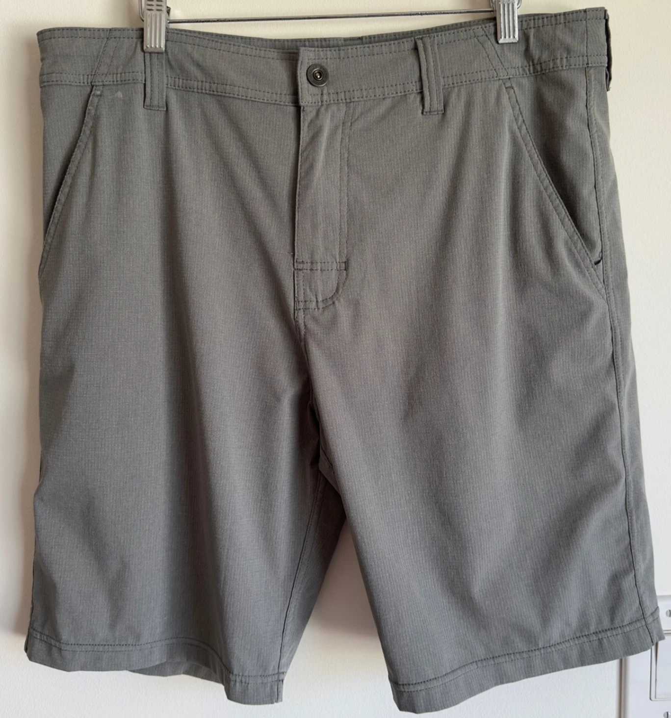 Prana Hybridizer Shorts-Men's Sze 35x10-Gray-Style# M31170410 Hiking Performance