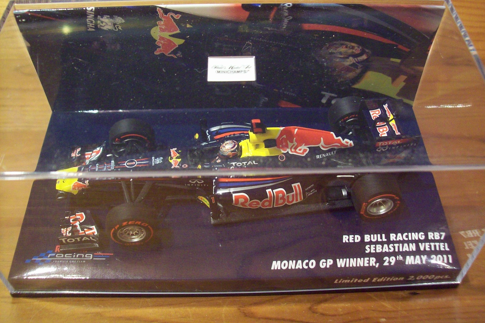 1 43 rouge Bull Renault rb7 Sebastien Ma grosse Winner Monaco GP 2011 World Champion 1 43 rouge Bull Renault rb7 Sebastien Ma grosse Winner Monaco GP 2011 World Champion