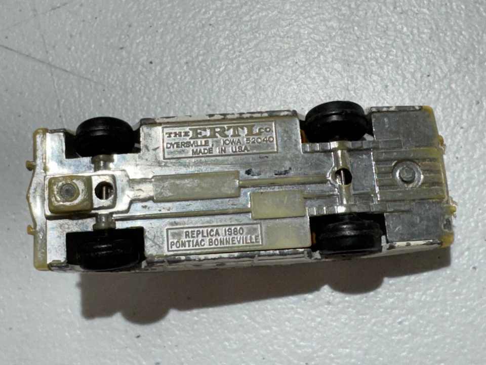 Coche de policía ERTL The Dukes Of Hazzard 1980 1:64 Sheriff Rosco Bonneville Foto 3 de 4