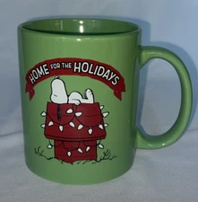 Peanuts SNOOPY Dog House Christmas Home For The Holidays Green Coffee Mug 12 oz