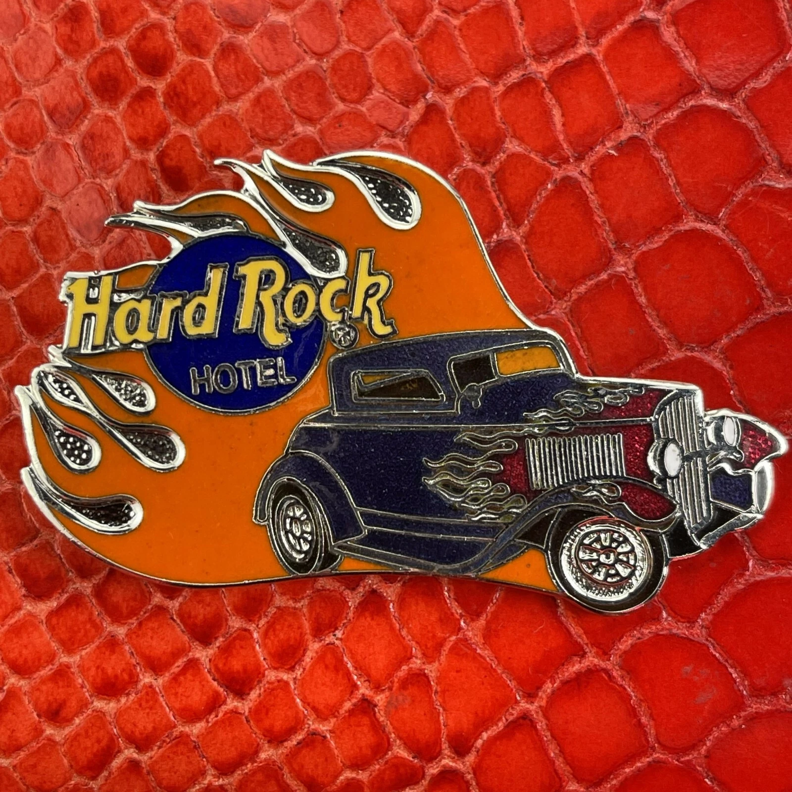 ONLINE🎸Hard Rock HOTEL®HRH PIN☑️BURNING BLUE CADILLAC BLUE LOGO YELLOW LET. 🎗