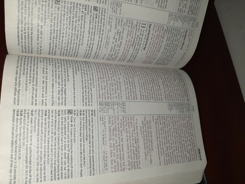 Zondervan NIV Study Bible Leather Bound 2002 - Picture 5 of 6