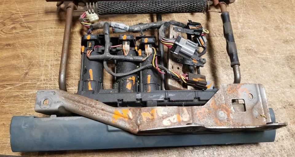 1993 1994 1995 1996 Lincoln Mark VIII Seat Base Track LH Driver Side - Image 3 of 4