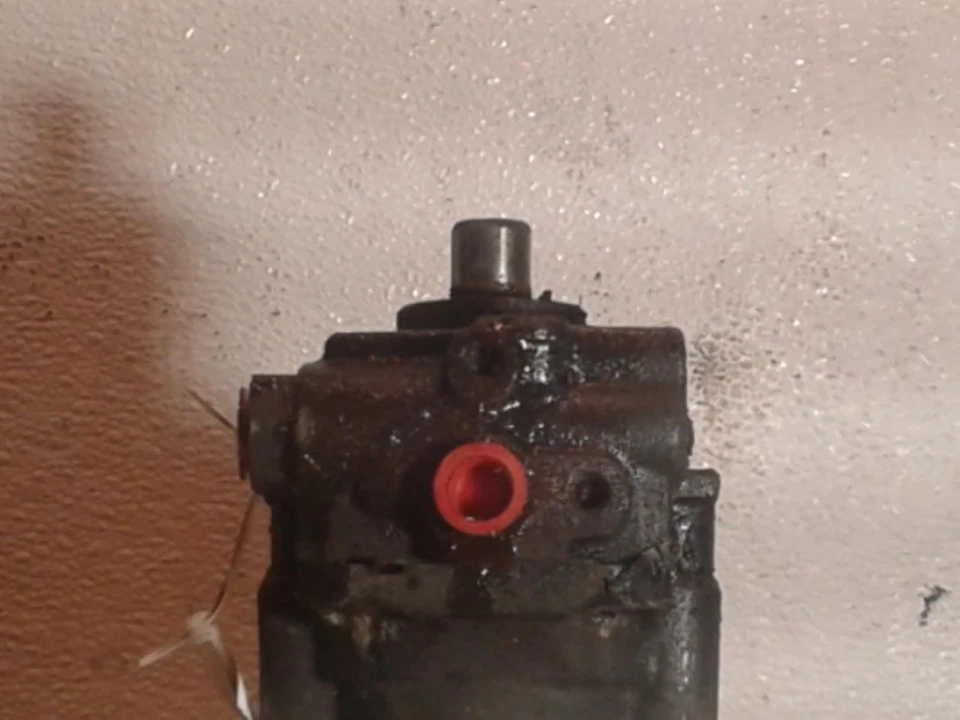 Used Power Steering Pump fits: 2002 Dodge Intrepid 2.7 Grade C - Image 3 of 4