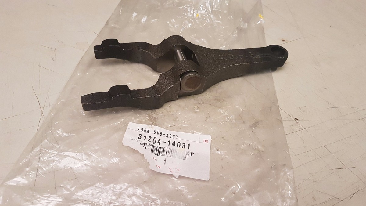 Genuine OEM Toyota clutch release fork for Supra JZA70 / MA70 R154